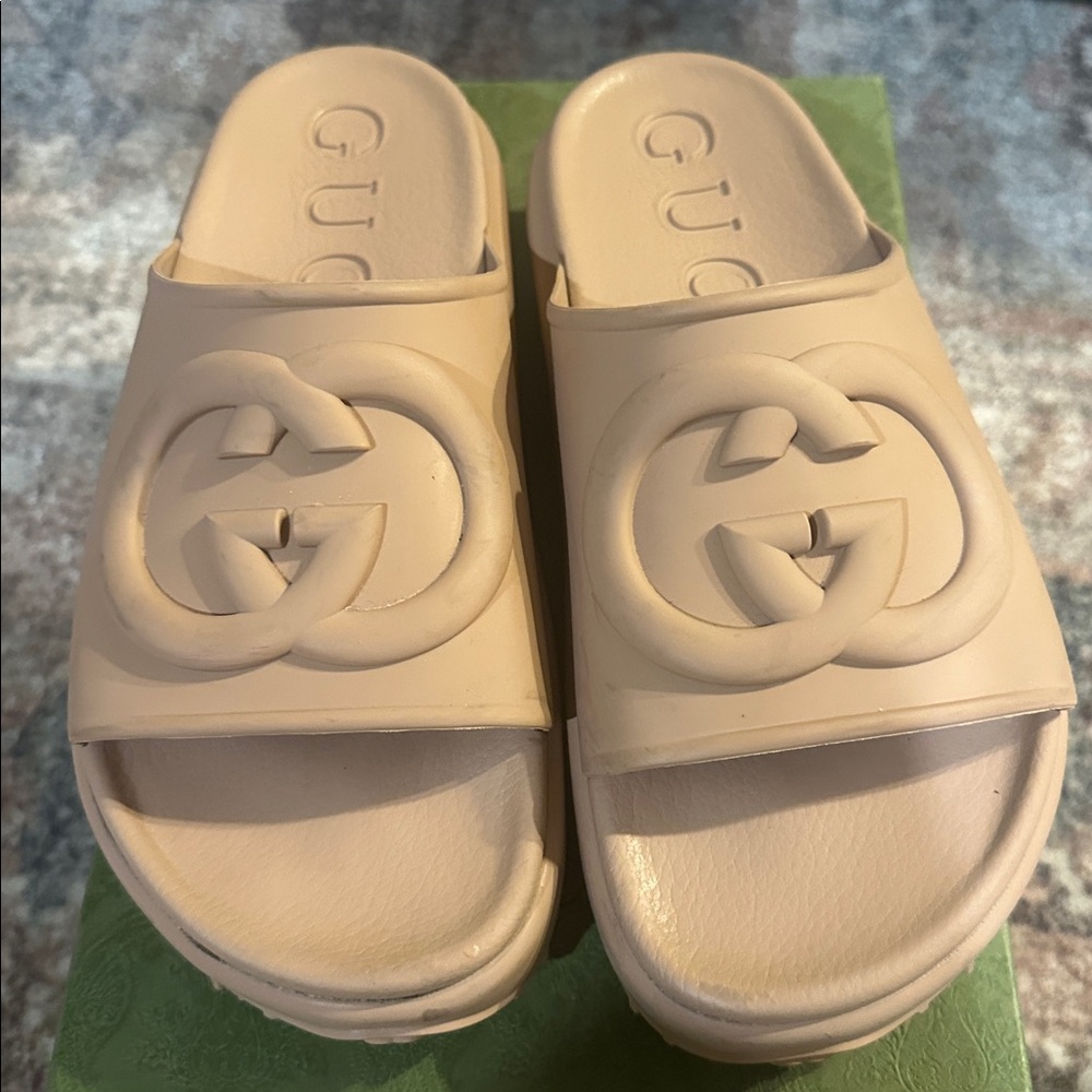 Gucci Soft Rubber Womens Interlocking G Platform Slide Sandals sz 38